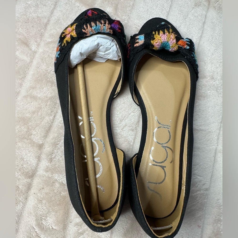 Sugar Black Open Toe Flats with Colorful Embroidery - Picture 3 of 4